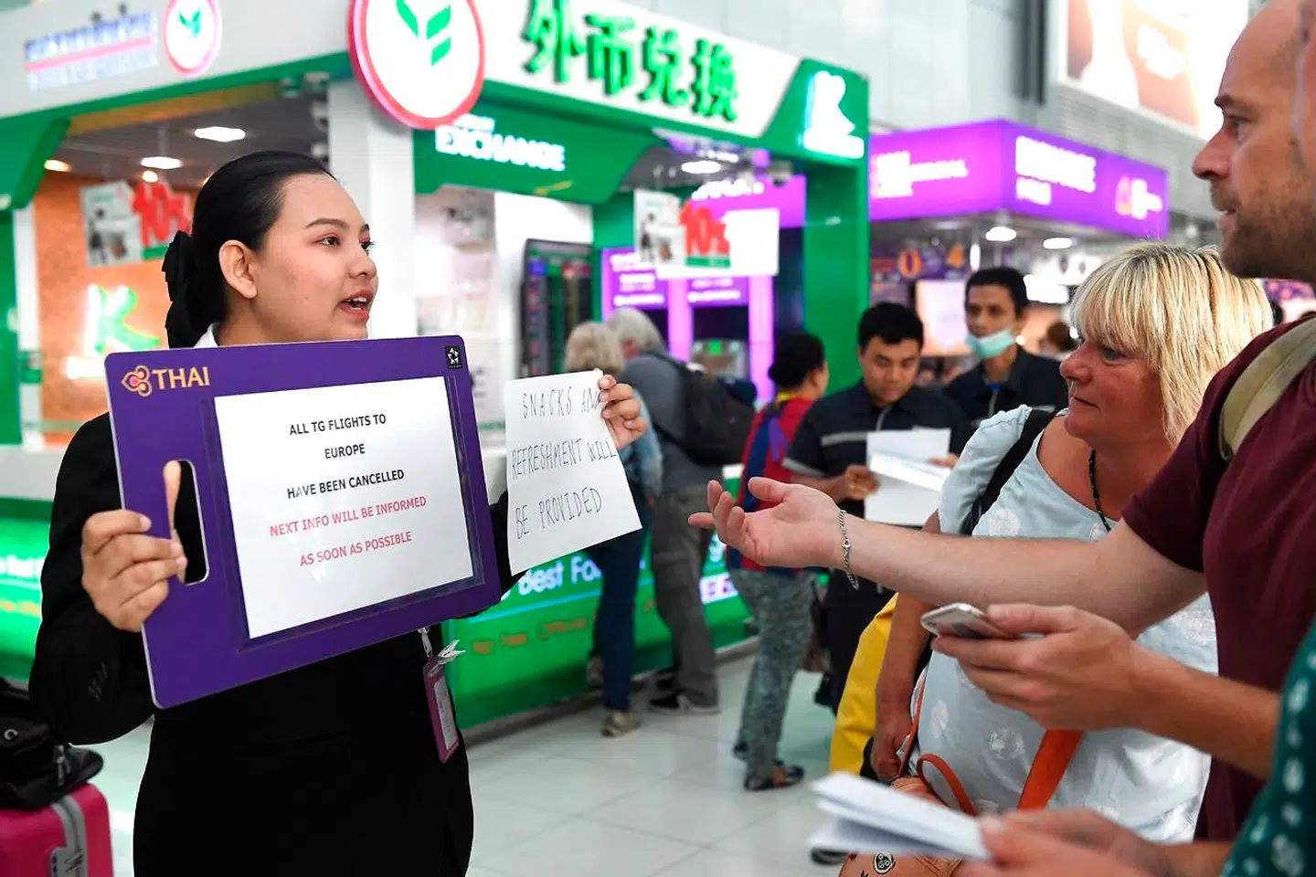 Her oplyser en medarbejder fra Thai Airways, at alle afgange til Europa er blevet aflyst.