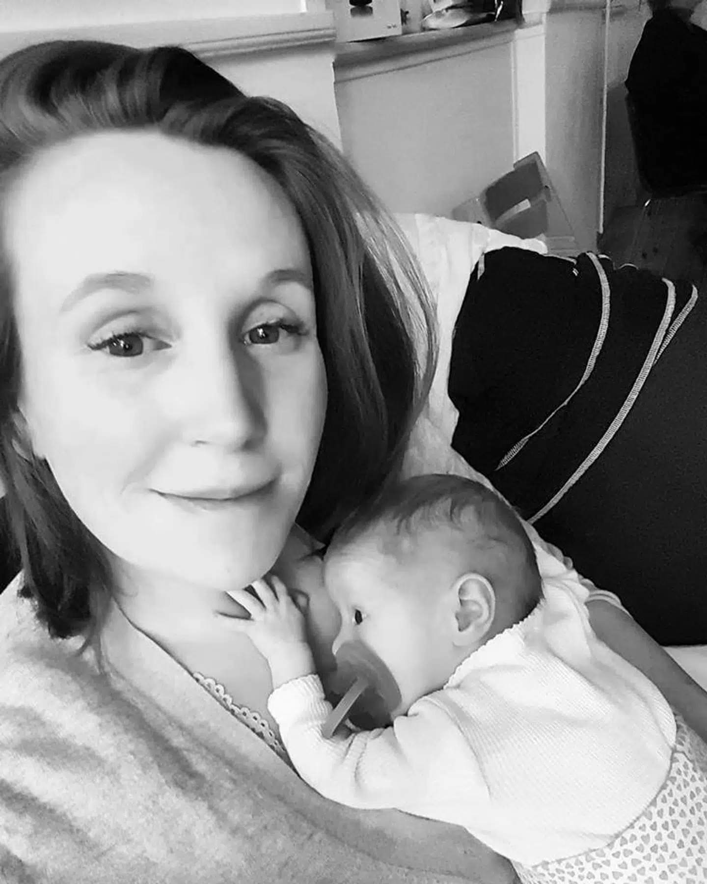 Stine Dahl med sin datter Kaya, da hun var nyfødt.