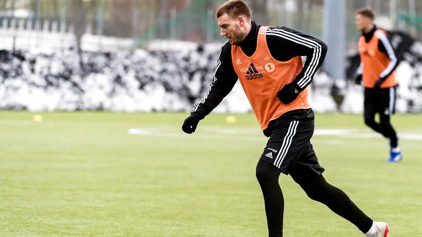 Nicklas Bendtner trænede mandag med sine holdkammerater for første gang i år.