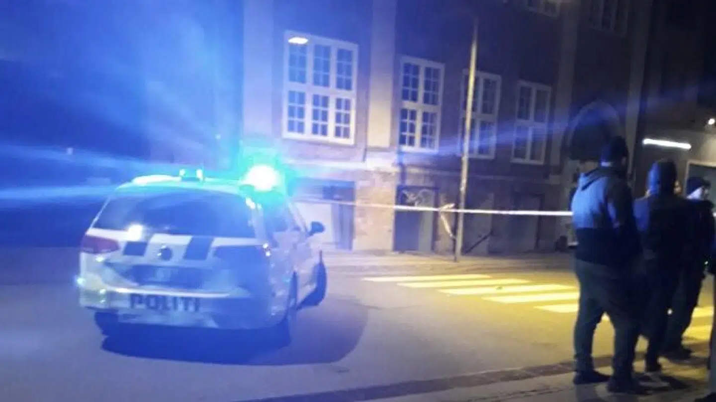 Det var her på Nørregade midt i hjertet af København, at den 20-årig mand blev ramt af bilen kort tid efter kl. 01.20 fredag nat.