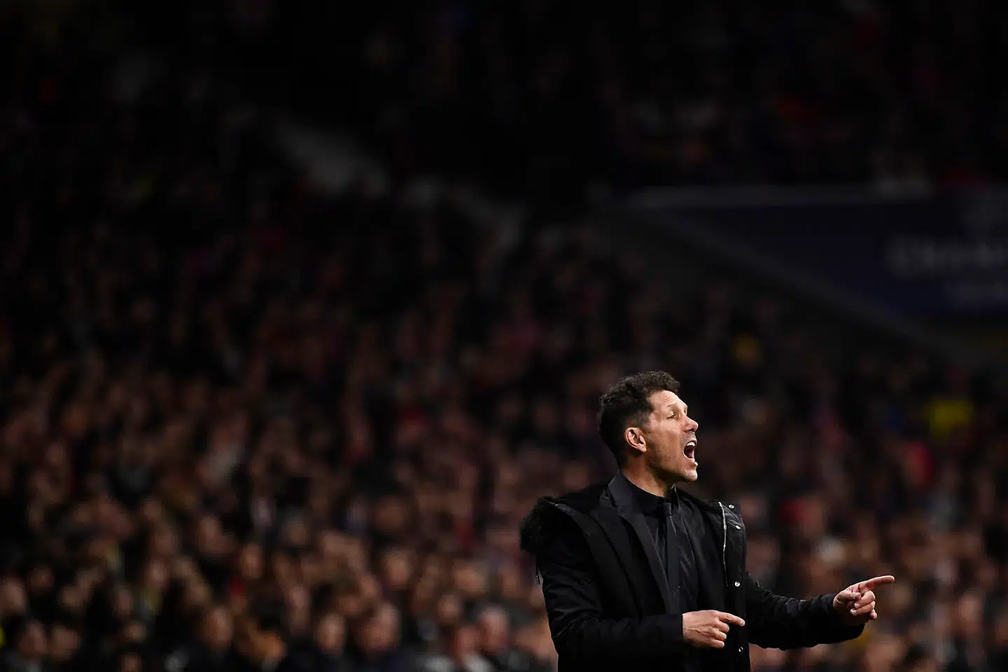 Atletico Madrid's Argentinian coach Diego Simeone gestures during the UEFA Champions League round of 16 first leg football match between Club Atletico de Madrid and Juventus FC at the Wanda Metropolitan stadium in Madrid on February 20, 2019. (Photo by PIERRE-PHILIPPE MARCOU / AFP)