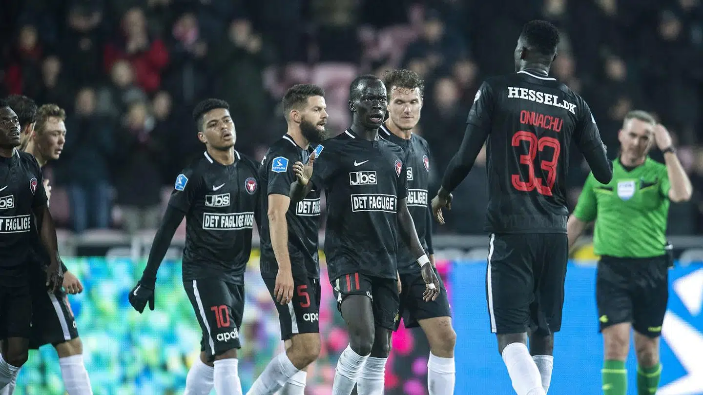 FC Midtjylland vandt kampen 2-1 over AaB.