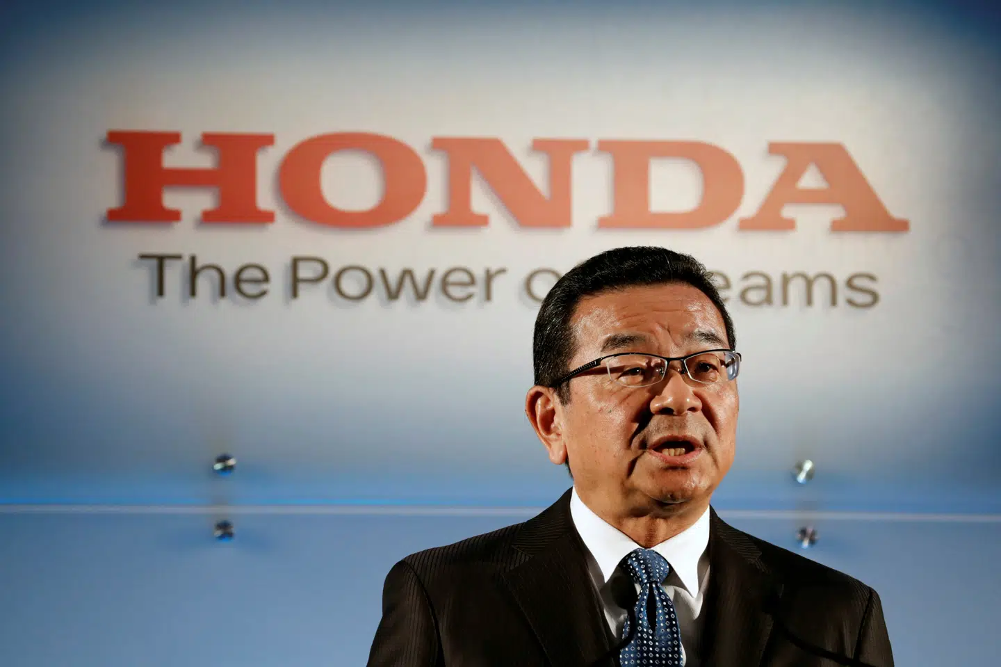 Honda-chef Takahiro Hachigo under tirsdagens pressemøde i Tokyo, hvor bilgiganten annoncerede sin lukning af bilfabrikken i Swindon. Kim Kyung-Hoon/Reuters
