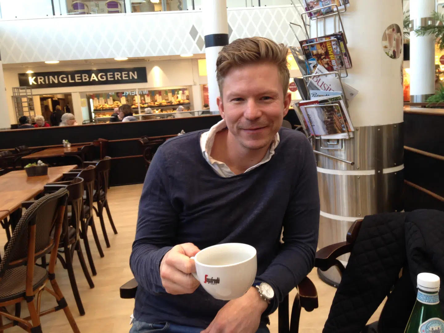 Agent-kaffe i Hørsholm Midtpunkt. Den legendariske playmaker Morten Green har smidt ishockeydresset og snakker om sin nye tilværelse