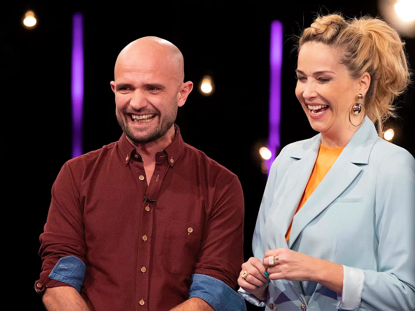 Mads med Ibi Makienok, som er vært på programmet. Foto: TV 2