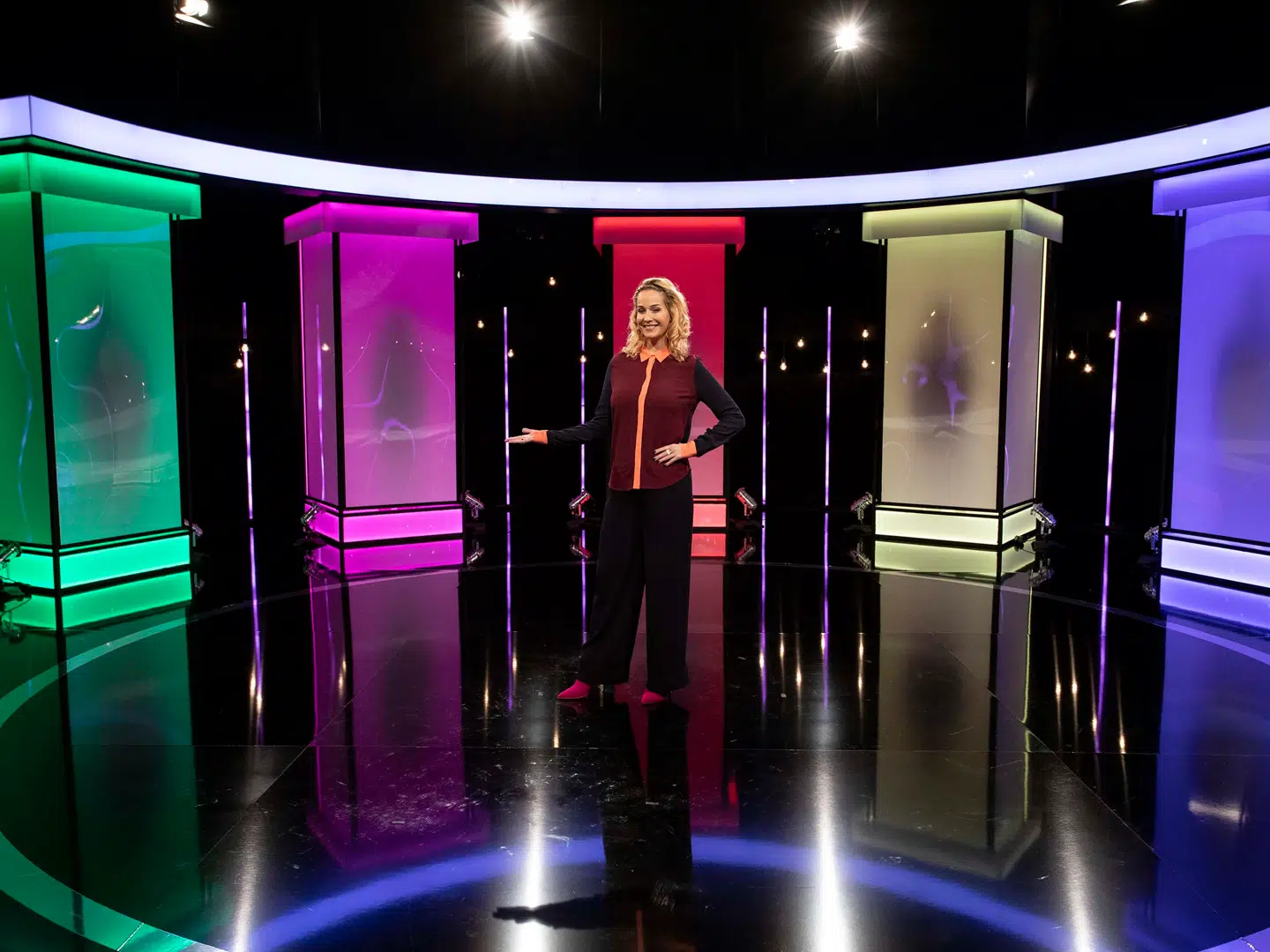 Ibi Makienok er vært på TV 2-programmet 'Date Mig Nøgen''. Foto: TV 2
