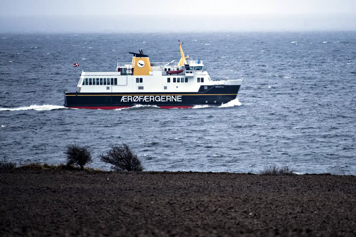 Der er jævnlig færgesejlads Svendborg og Ærø. Et retsmøde i Svendborg blev aflyst, fordi betjent holdt ferie på Ærø. Det var en fejl, siger Østre Landsret. (Arkivfoto) Jens Nørgaard Larsen/Ritzau Scanpix