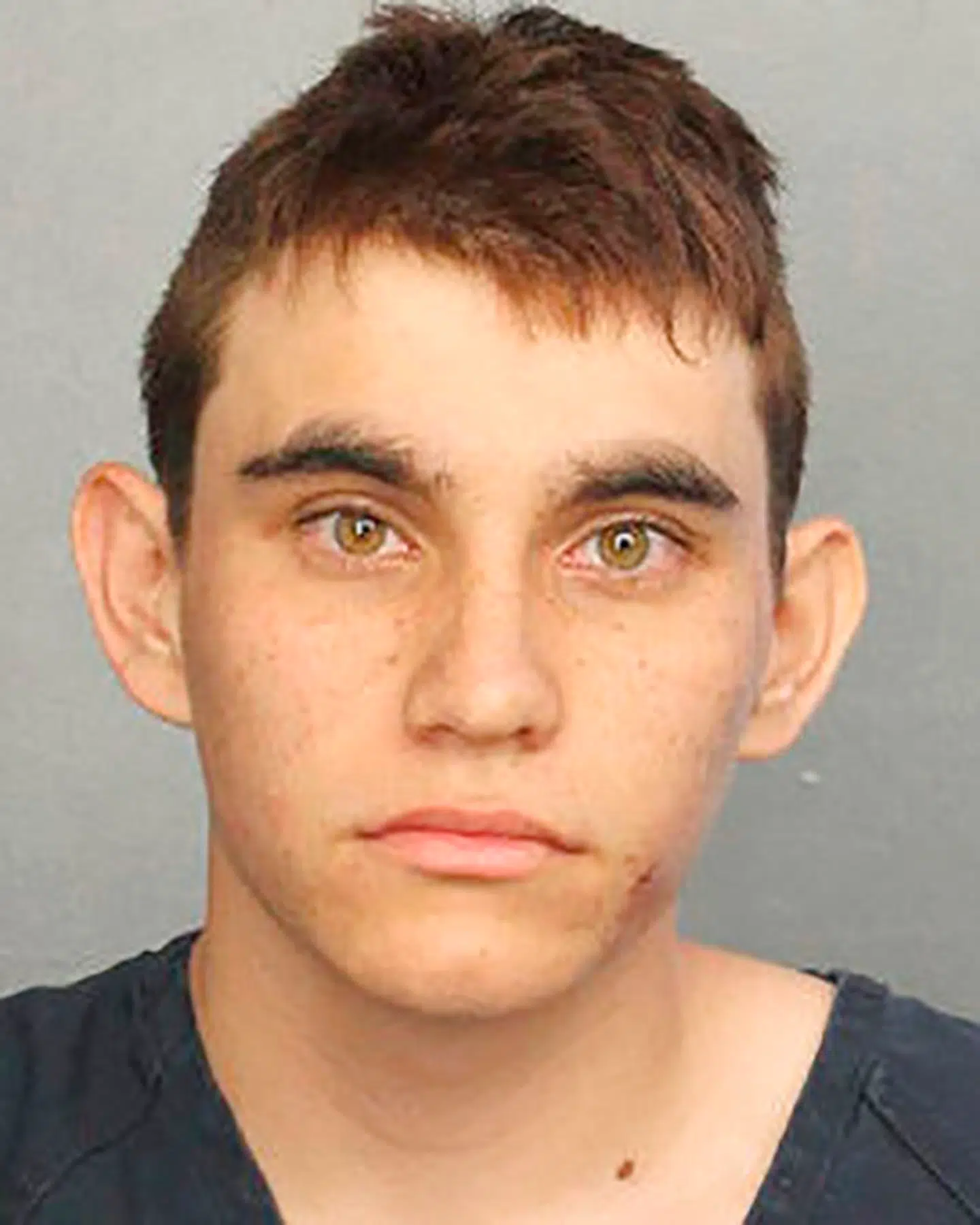 Både politiet og skoleledelsen var blevet advaret imod den forhenværende elev Nikolas Cruz. Ingen lyttede til advarslerne. Og Cruz dræbte 17 på Valentinsdag sidste år.