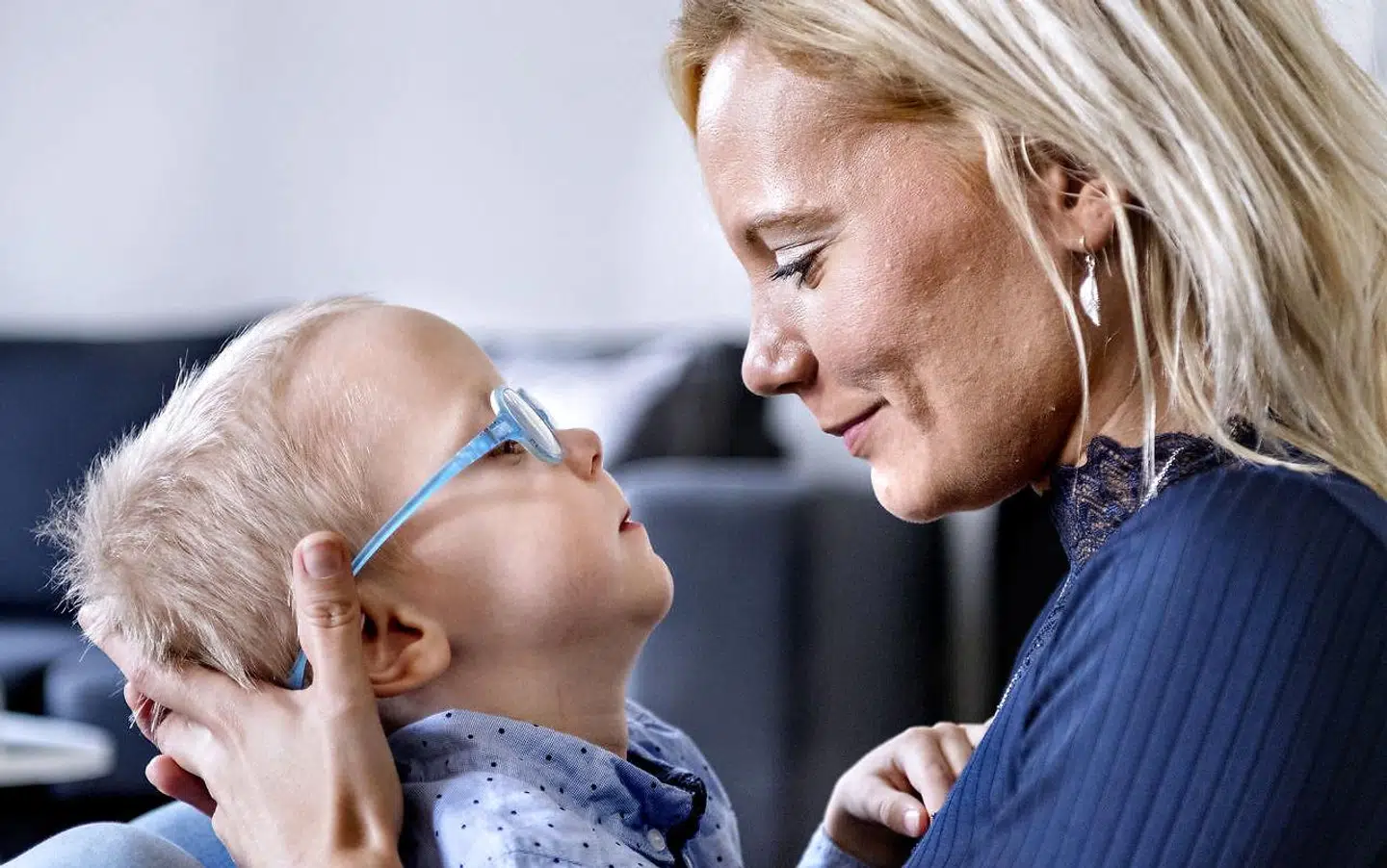 Stine Aagaard Hansen bruger stort set alle sine vågne timer i selskab med sin handicappede søn.