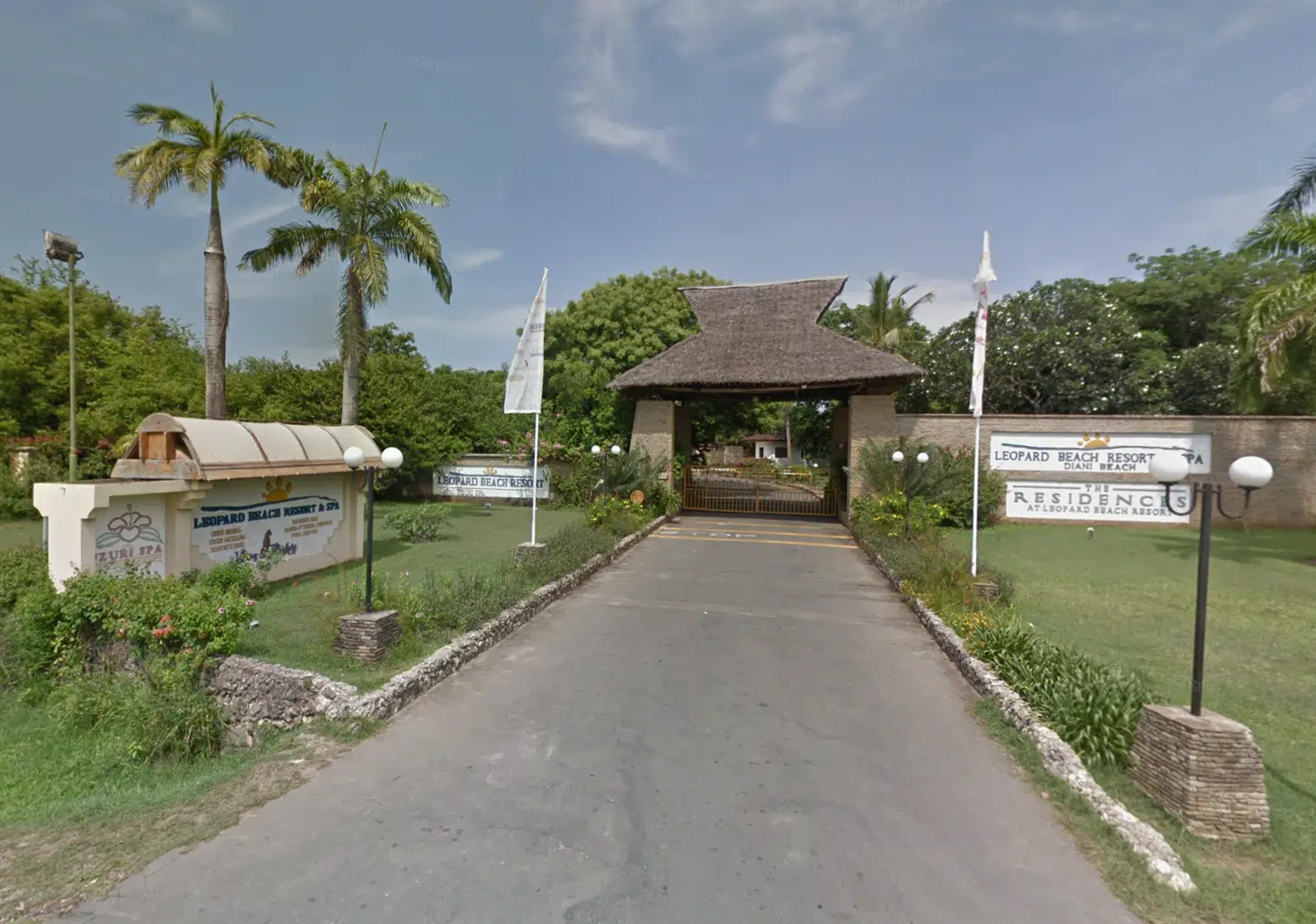 Leopard Beach Hotel i Kenya stod i flammer på bryllupsnat. Danske gæster er evakueret og bor nu på et nærliggende hotel.