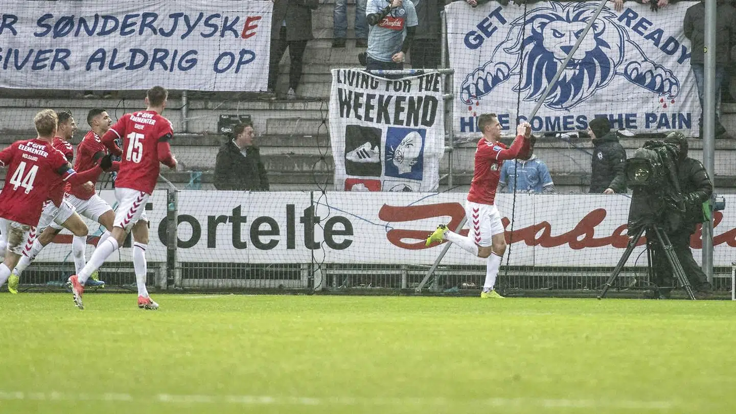Kjartan Finnbogason (th.) scorede i sin debut for Vejle.
