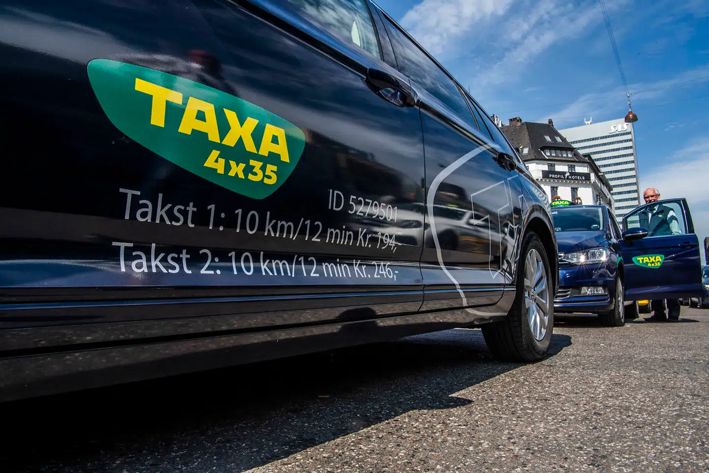 En chauffør fra 4*35 gik amok, da Nicolai Oster forsøgte at betale med en 1000-krone seddel.