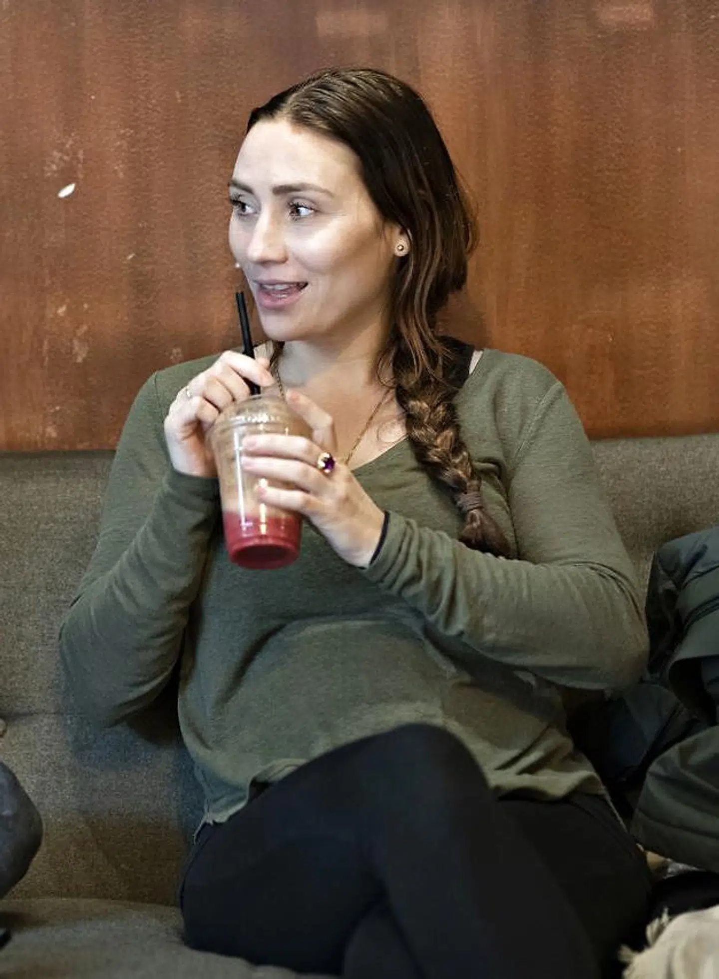 Stephanie Léon.