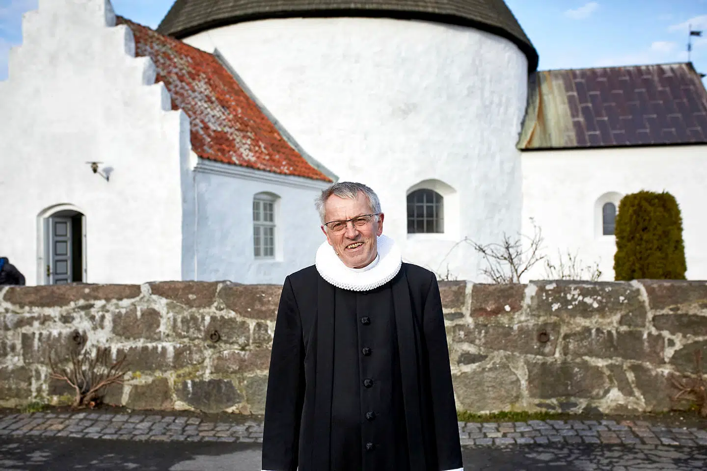 Sognepræst Per K. Munch talte varmt og personligt om Henrik Jørgensen, som han ofte har mødt på sine træningsture. Han er tidligere maratonløber og har også deltaget i Etape Bornholm.