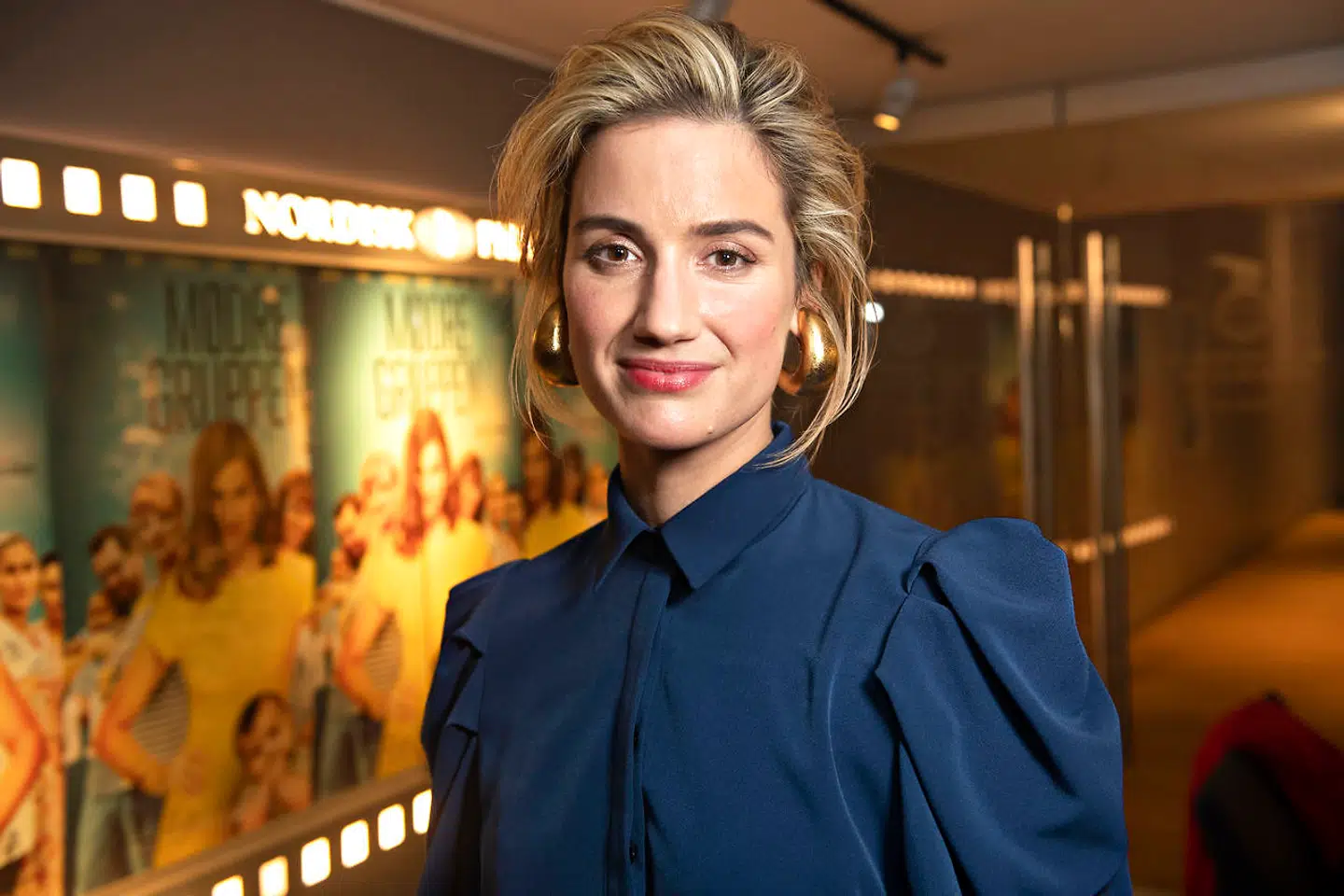 Danica Curcic er flyttet tilbage til barndomskvarteret Amager, siger hun og smider hiphoppens håndtegn.