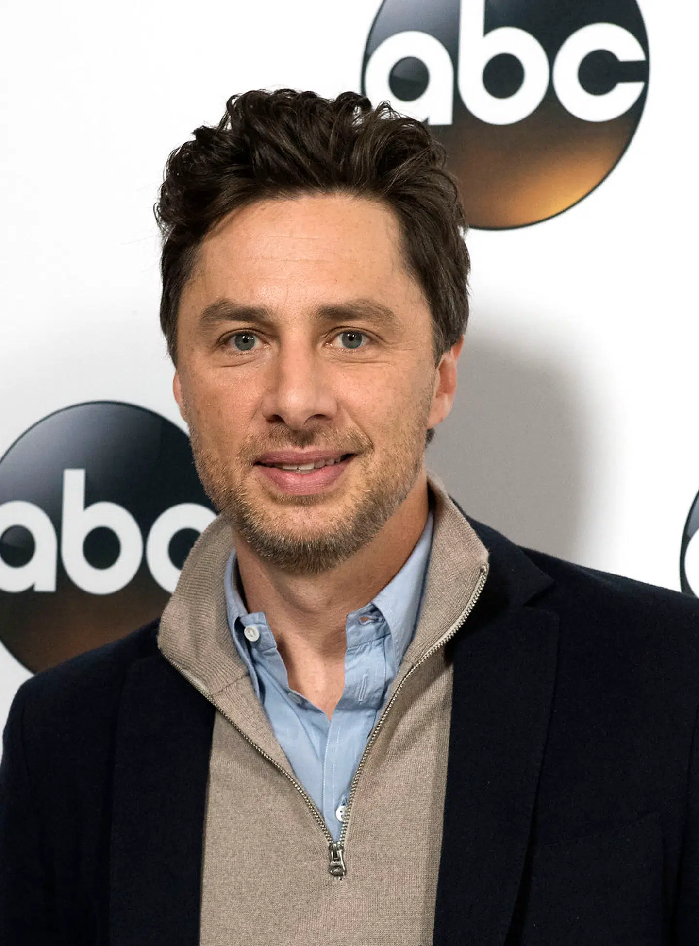 Flere af Sam Lloyds tidligere kollegaer fra Scrubs har valgt at donere penge til hans behandling. Blandt andre skuespilleren Zach Braff der var kendt som karakteren J.D. i serien.