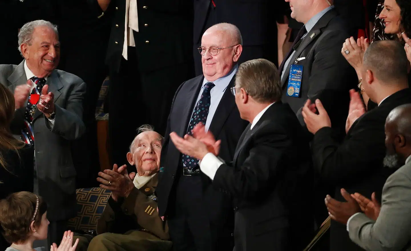 Judah Samet nyder sig fødselsdagssang.