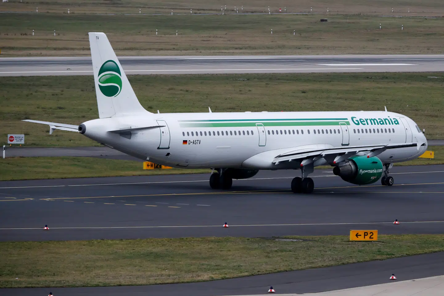 Germania fløj med over fire millioner passagerer om året. Wolfgang Rattay/Reuters