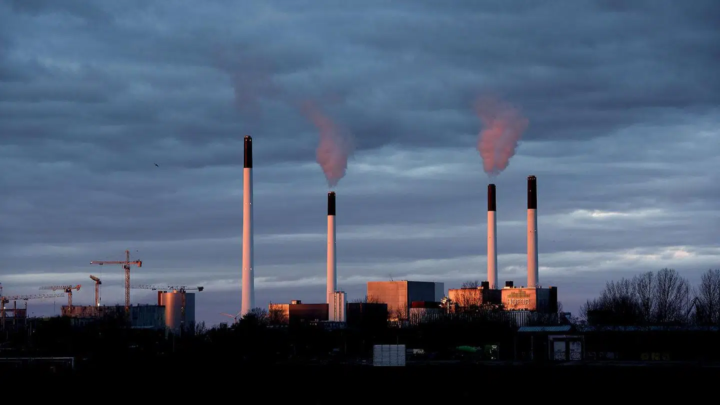 Amagerværket HOFOR er et af de 150 risikovirksomheder som ifølge DinGeo har en risiko for brand, eksplosion og for at skade miljøet. Det kul- og oliefyret kraftvarmeværk er beliggende på Amager i København.