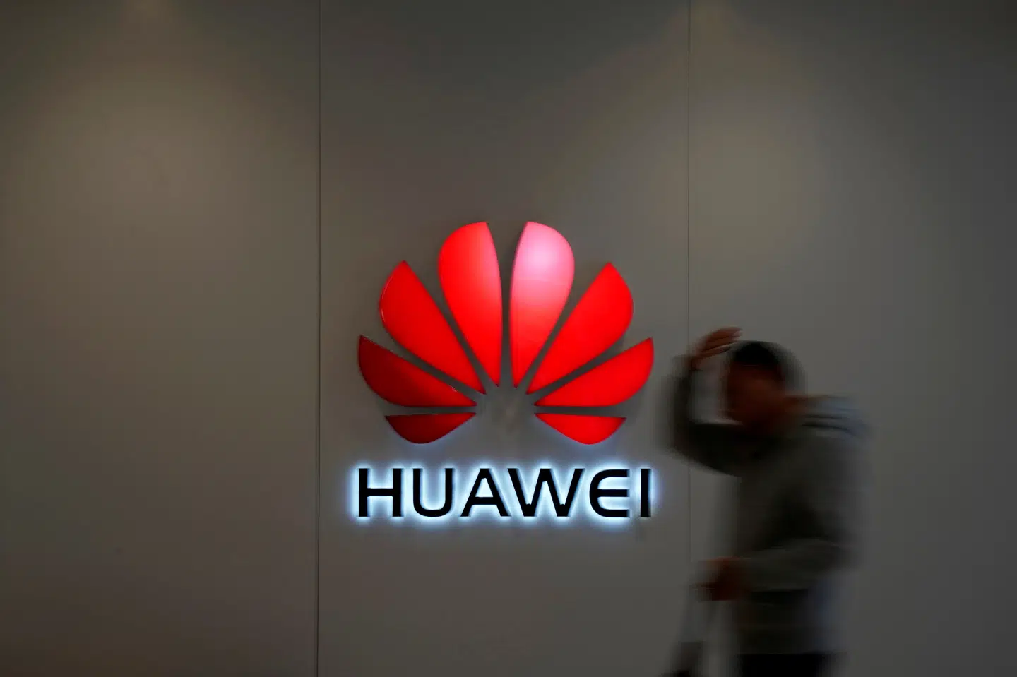 To personer ansat af kinesiske Huawei er udvist at Danmark på grund at manglende arbejds- eller opholdstilladelse. (Arkivfoto) Aly Song/Reuters