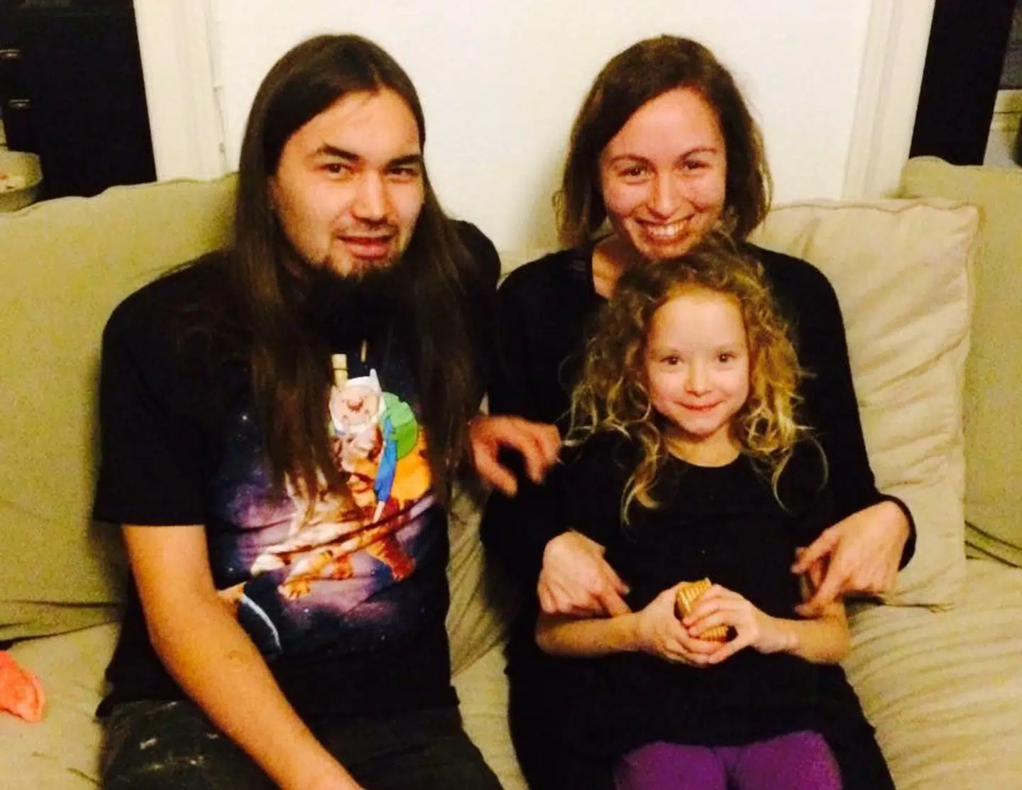 Peter holder normalt jul med sin søster Katri og hendes datter Amalie.