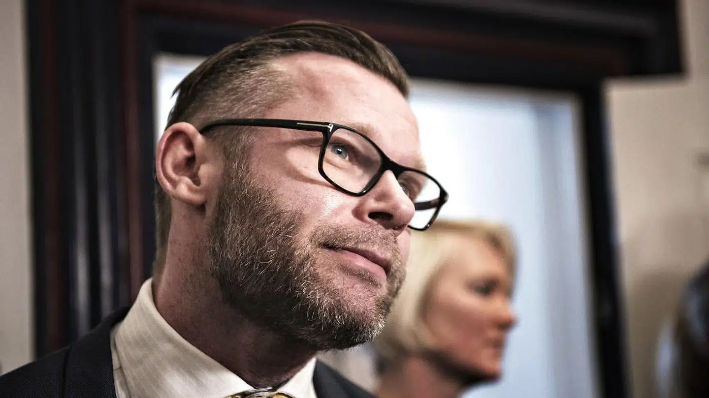 Folketingsmedlem, tidl. kuglestøder Joachim B. Olsen har selv to børn. Hvis han f.eks. flyttede til Iran eller Syrien og vidste, han skulle blive der for evigt, så ville han kalde dem navne, der passede til det land, de skulle bo i.