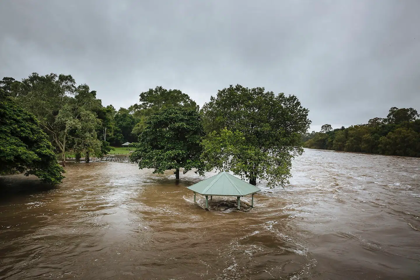 Vandstanden i Ross River, der løber gennem Queensland, er noget højere end vanligt.