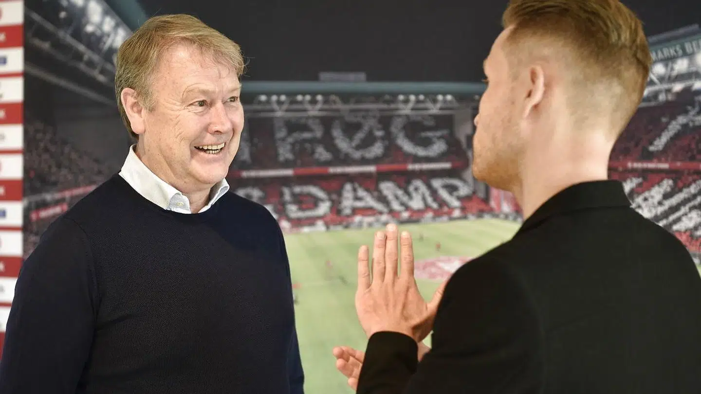 Åge Hareide tildeles B.T. Coachers-prisen (Årets Træner) ved en festlighed i DBUs hovedkvarter i Brøndby.