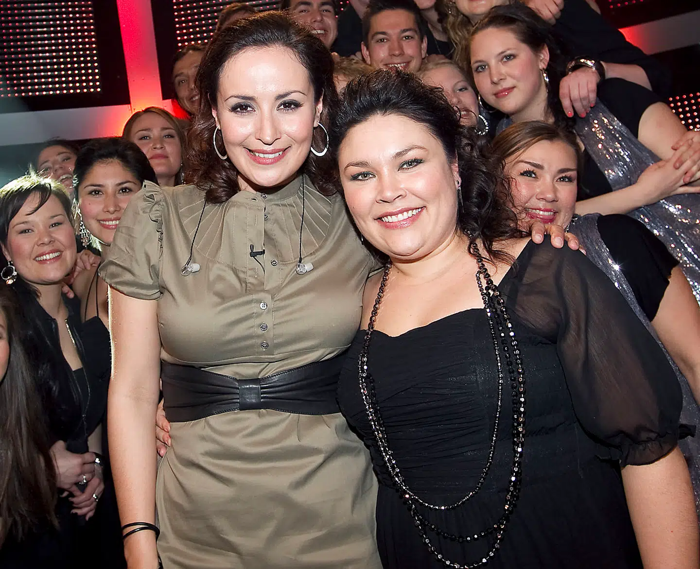 Julie og Nina i 'TV2 Allstars' i 2010.