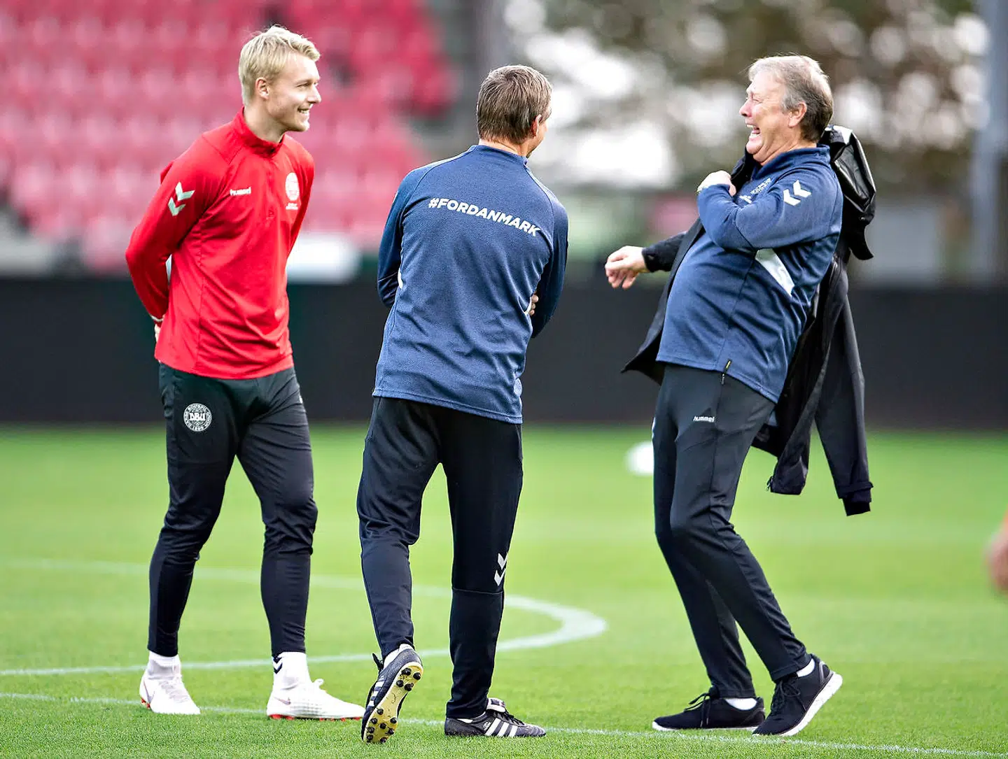 Danmarks landstræner Åge Hareide, assistenttræner Jon Dahl Tomasson og anfører Simon Kjær ved fodboldlandsholdets træning på MCH Arena i Herning, mandag 15. oktober 2018.