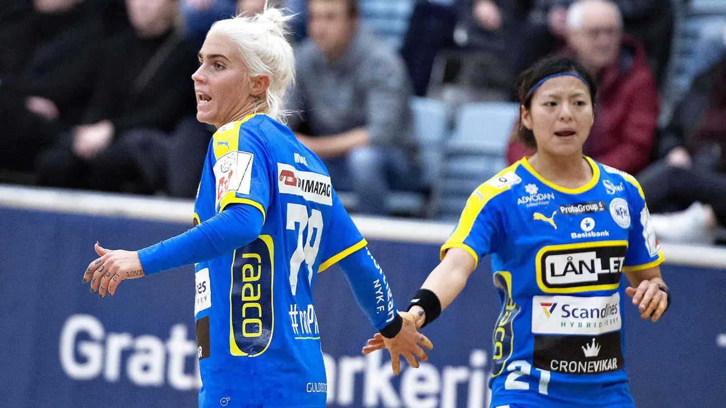 Nykøbing Falsters Kristina Kristiansen og Ayaka Ikehara (th.)
