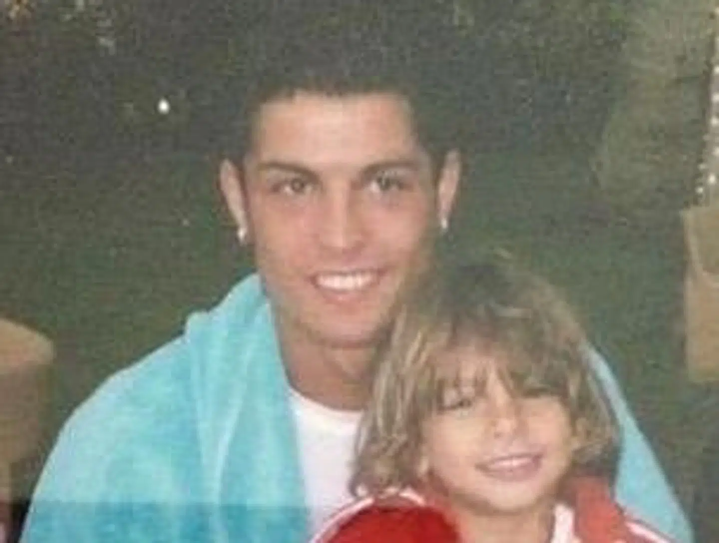 Dodi Rasmussen El'Circy er i dag venner med Manchester City-spillere som Sergio Agüero, Leroy Sané og Raheem Sterling. Men han er ikke uvant med at hænge ud med de største. Han har trænet med Paul Pogba, og her er han i selskab med selveste Cristiano Ronaldo.