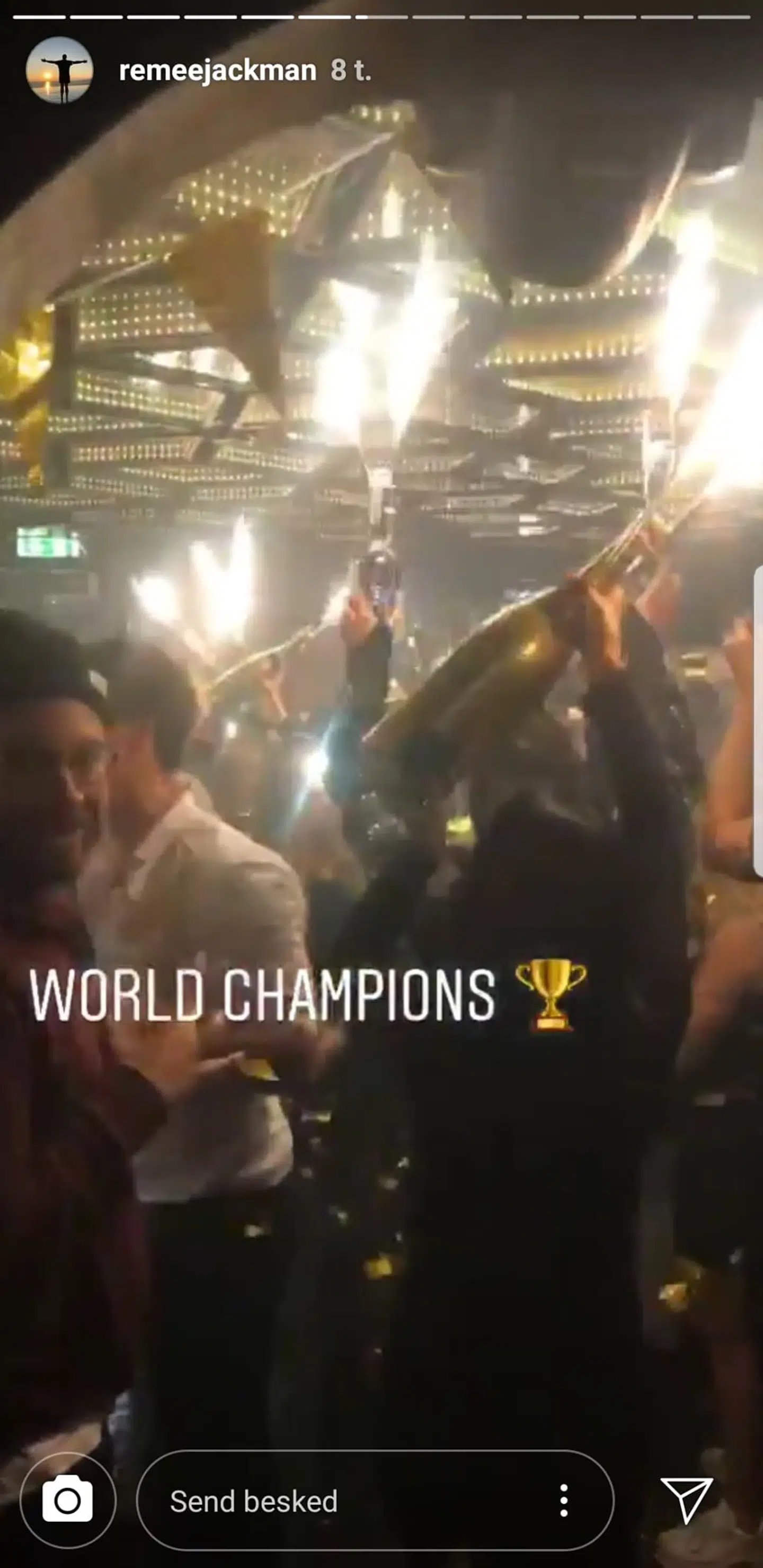 Der blev festet igennem natten til tirsdag på Arch, viser billeder på Remees Instagram.