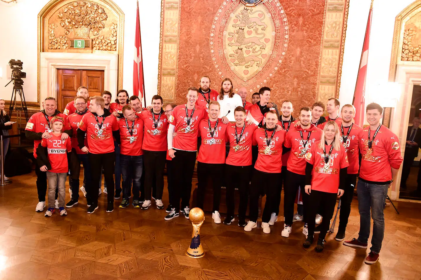 Det danske herrelandshold som søndag vandt guld i VM i håndbold bliver hyldet på Københavns Rådhusplads, mandag den 28. januar 2019.. (Foto: Mads Claus Rasmussen/Ritzau Scanpix)