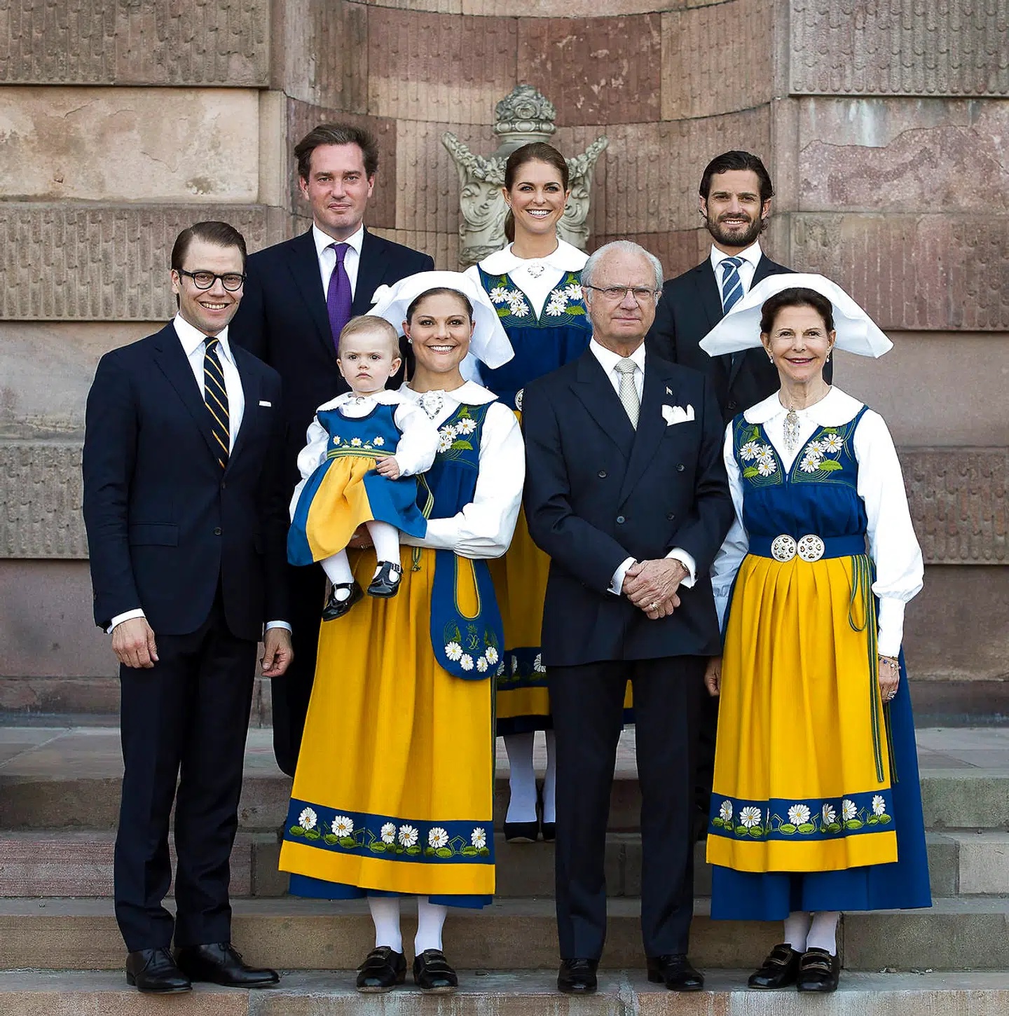 The Swedish Royal family (L-R) Prince Daniel, Chris O'Neill, Princess Estelle, Crown Princess Victoria, Princess Madeleine, King Carl Gustaf, Prince Carl Philip and Queen Silvia pose for a family photo during the Swedish National Day celebrations at the Royal Palace in Stockholm June 6, 2013. REUTERS/Maja Suslin/Scanpix Sweden (SWEDEN - Tags: ENTERTAINMENT ROYALS SOCIETY) ATTENTION EDITORS - THIS IMAGE WAS PROVIDED BY A THIRD PARTY. THIS PICTURE IS DISTRIBUTED EXACTLY AS RECEIVED BY REUTERS, AS A SERVICE TO CLIENTS. SWEDEN OUT.NO COMMERCIAL OR EDITORIAL SALES IN SWEDEN