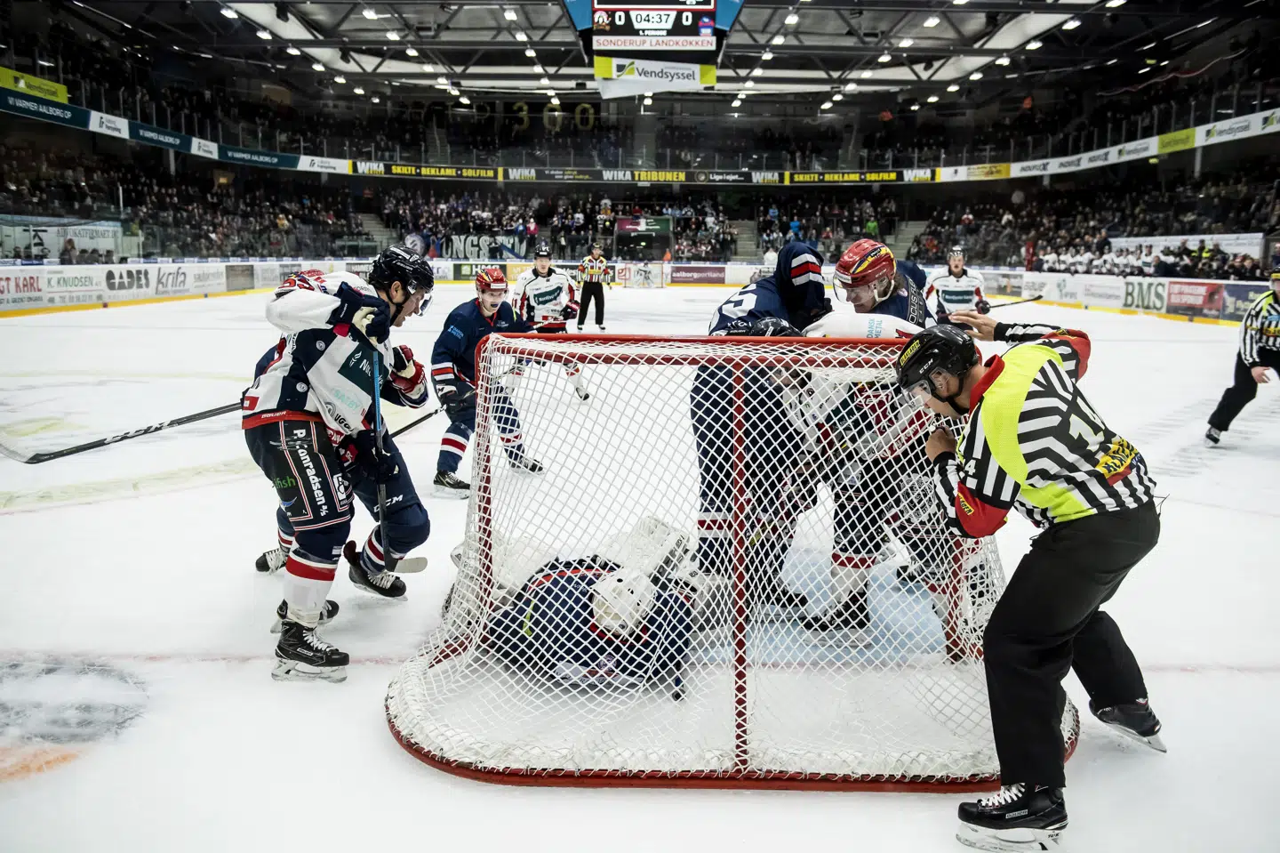 Frederikshavn scorede to gange inden for 18 sekunder i anden periode af pokalfinalen. Men to mål i sidste minut sikrede Rungsted guldet. René Schütze/Ritzau Scanpix