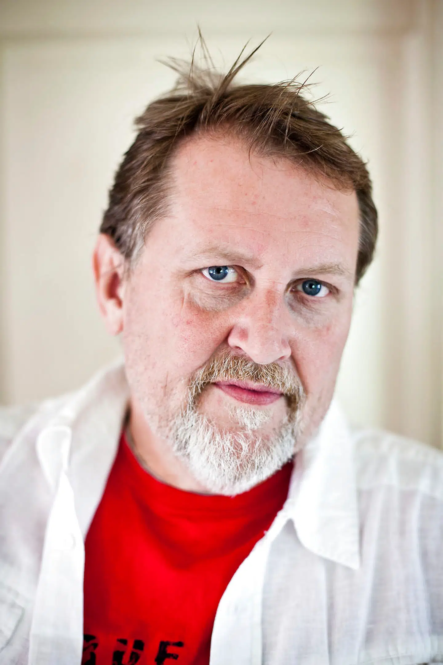 Er radiovært på DR.