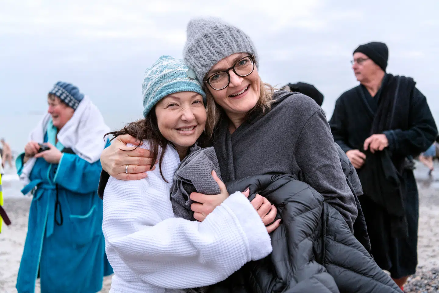 Grevinde Alexandra sprang i bølgerne fredag morgen d. 25. januar i forbindelse med Skagen Vinterbaderfestival 2019. Alexandra sammen med Rikke Hyldgaard, der er medforfatter på Alexandras bog.