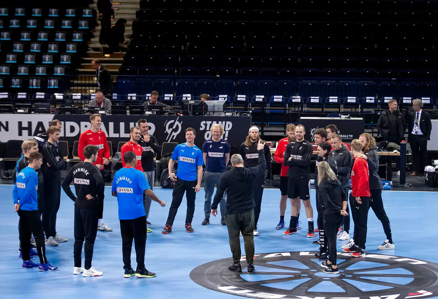 Landsholdet får de sidste dessiner af Nikolaj Jacobsen inden fredagens semifinale mod Frankrig.