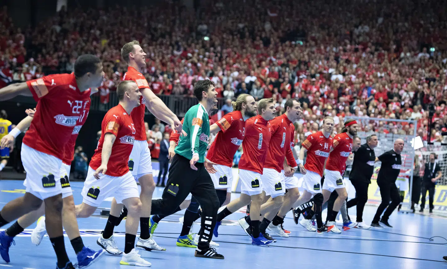 Danmark fejrer VM-sejren over Sverige onsdag aften i Boxen i Herning.