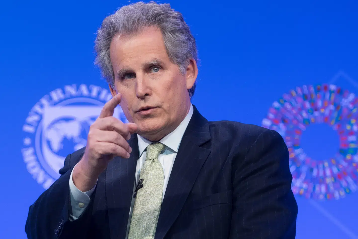 Den Internationale Valutafond, IMF's, vicedirektør, David Lipton, siger i Davos på det årlige Verdensøkonomiske Forum, at han frygter en global økonomisk afmatning vil komme hurtigere end ventet. (Arkivfoto) Saul Loeb/Ritzau Scanpix