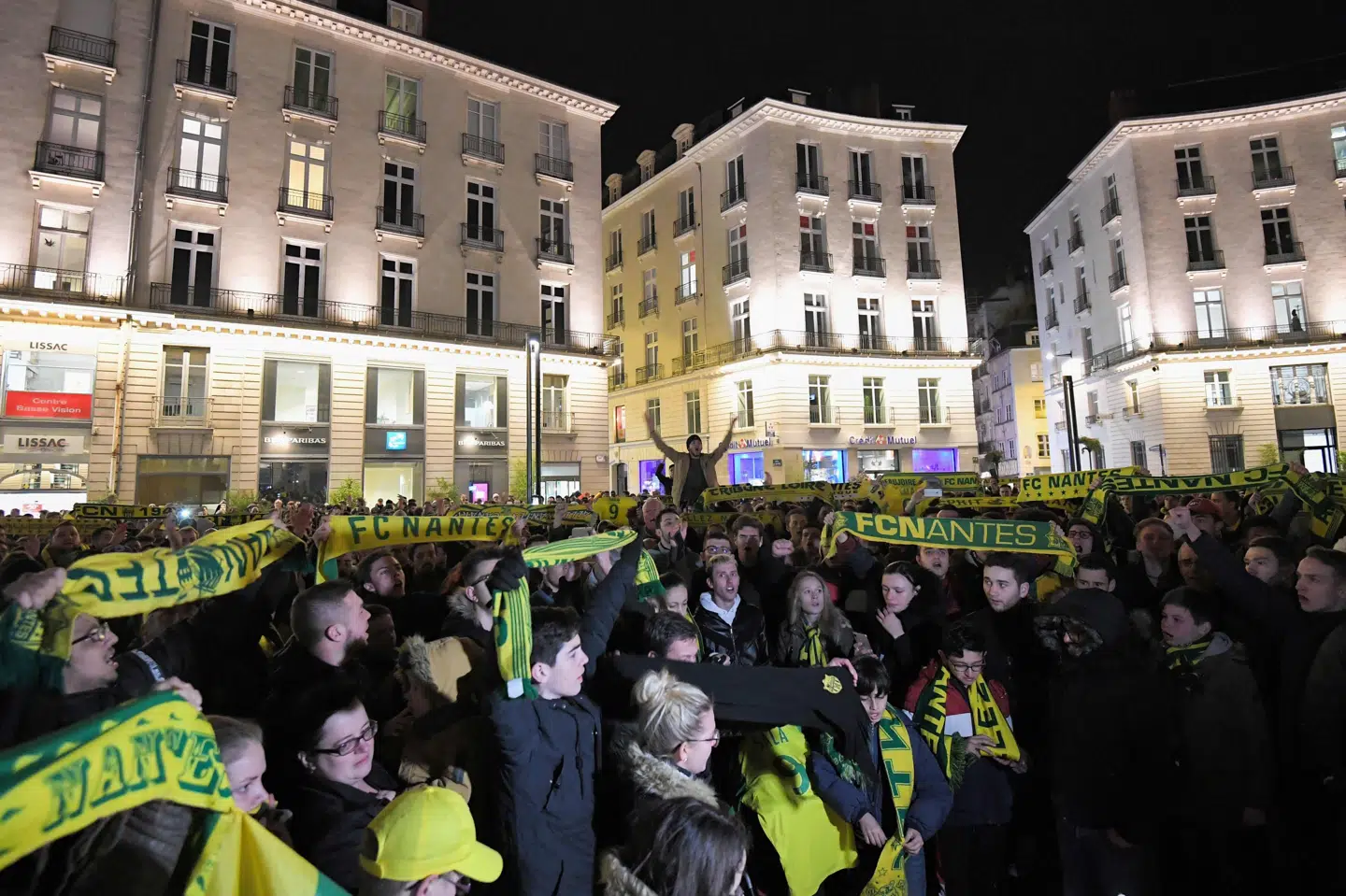FC Nantes' fans gik på gaden i Nantes, efter det kom frem, at et fly med fodboldspilleren Emiliano Salas var forsvundet. Loic Venance/Ritzau Scanpix