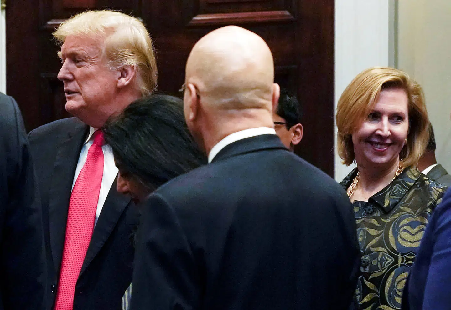 USA's førstedame Melania Trump krævede den stedfortrædende nationale sikkerhedsrådgiver Mira Ricardel (th) fyret.