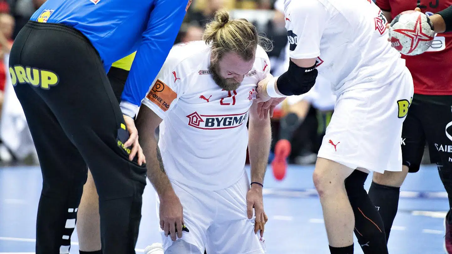 Henrik Møllgaard i knæ.