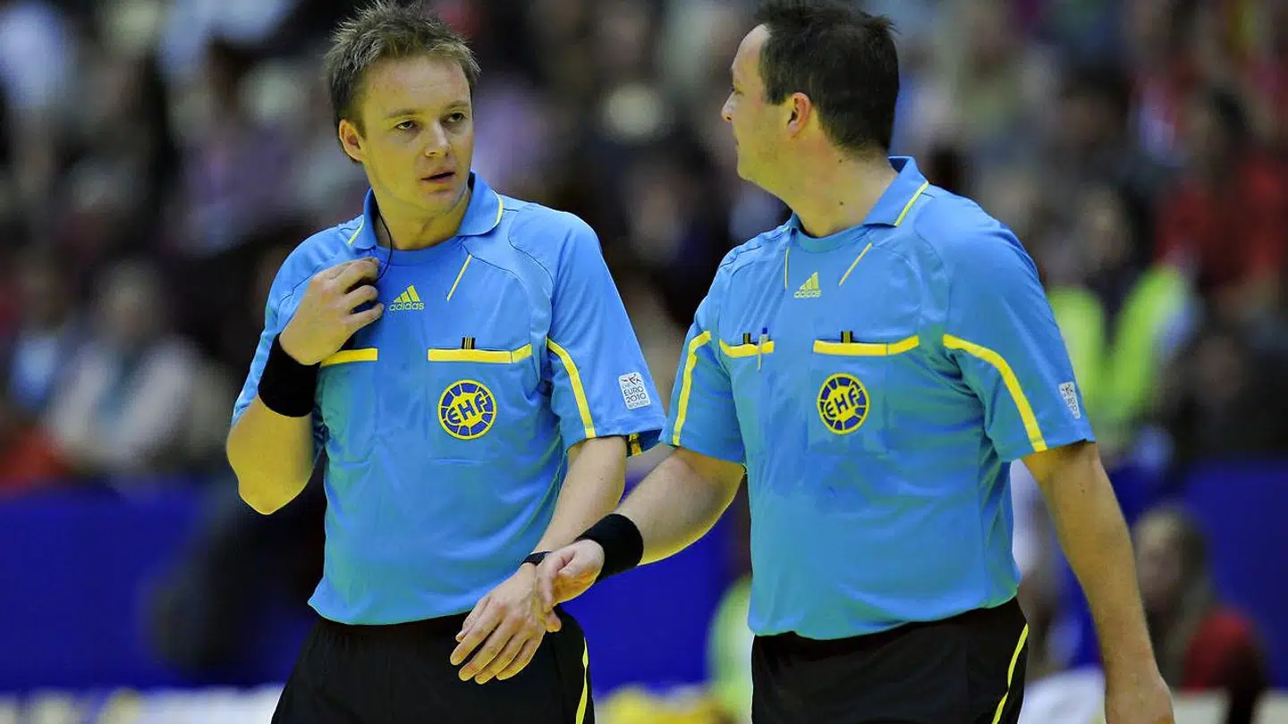 Det danske dommerpar Mads Hansen og Martin Gjeding tilbage i 2010.