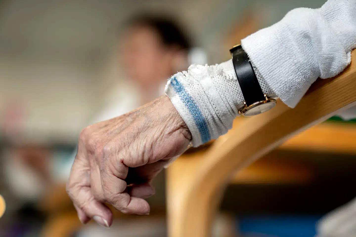 »Hvis man forestiller sig, at geriatikerne fremover skal tilknyttes de 21 sundhedsfællesskaber, skal man i hvert fald gøre sig klart, at der så er opgaver på sygehusene, som vi ikke kan løse,« siger formanden for Dansk Selskab for Geriatri. Arkivfoto: Søren Bidstrup