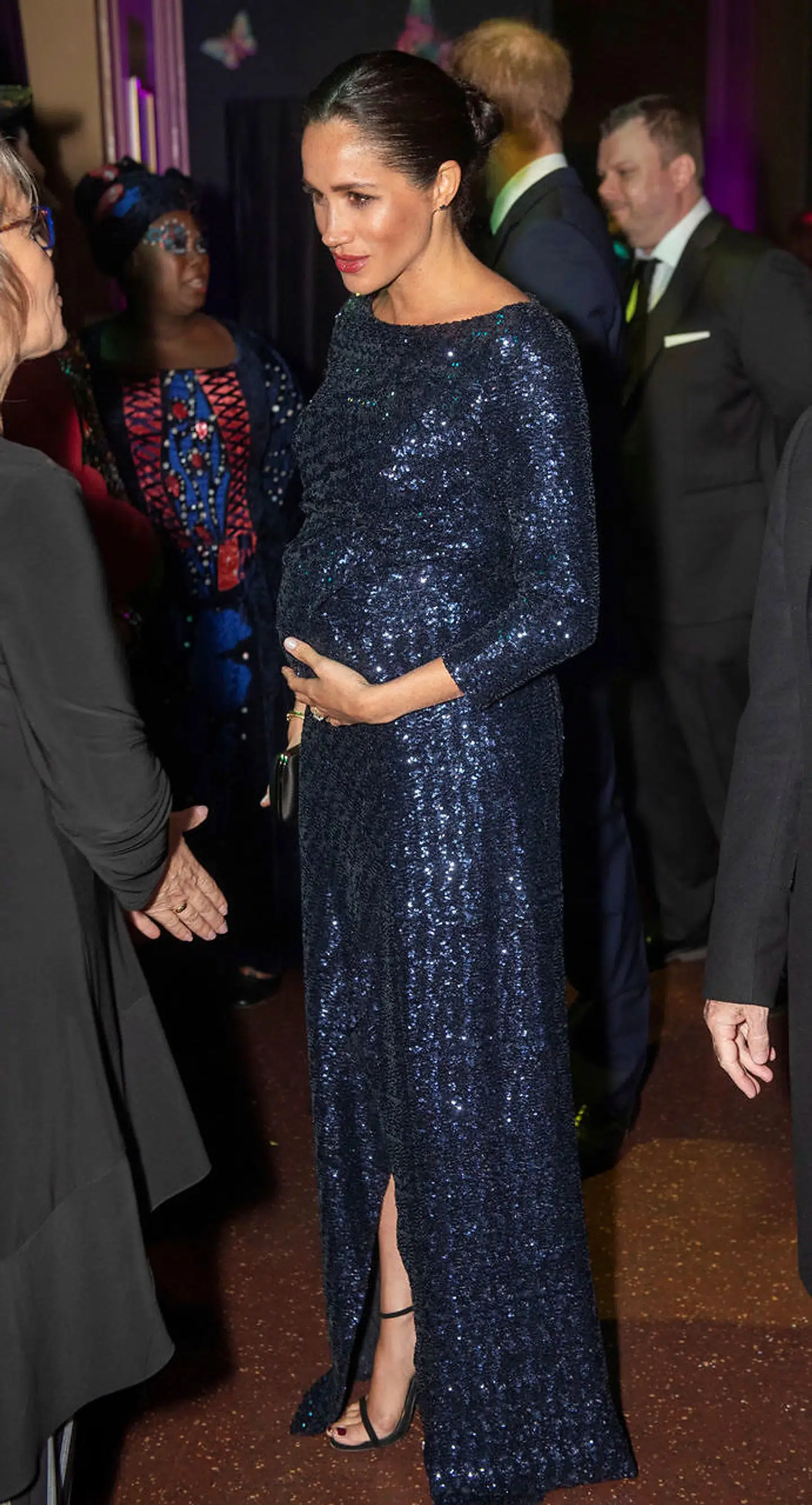 Meghan, hertuginde af Sussex, er til premiere på Cirque du Soleils' 'Totem'. Hun valgte bare ben og mørk neglelak. Paul Grover/Pool via REUTERS
