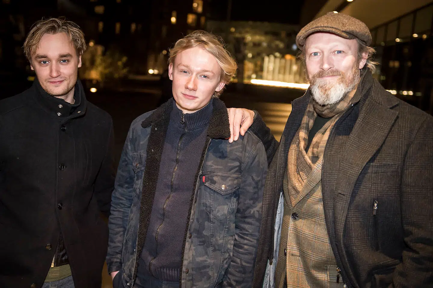 Lue Støvelbæk med far Lars Mikkelsen og bror til håndbold i Royal Arena.