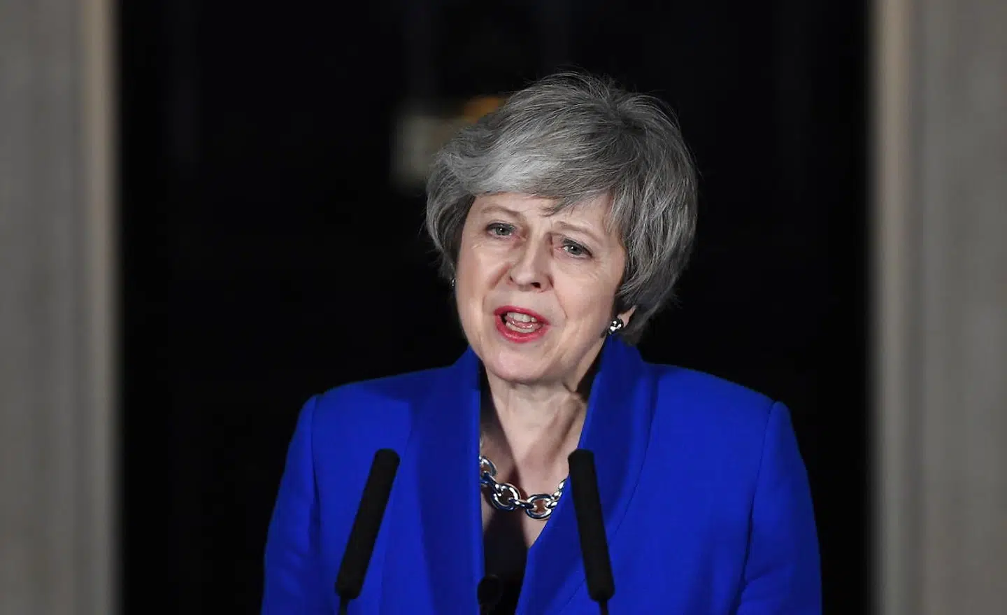 Theresa May under sin tale i Downing Street efter at hun og regeringen havde vundet mistillidsafstemningen i parlamentet.