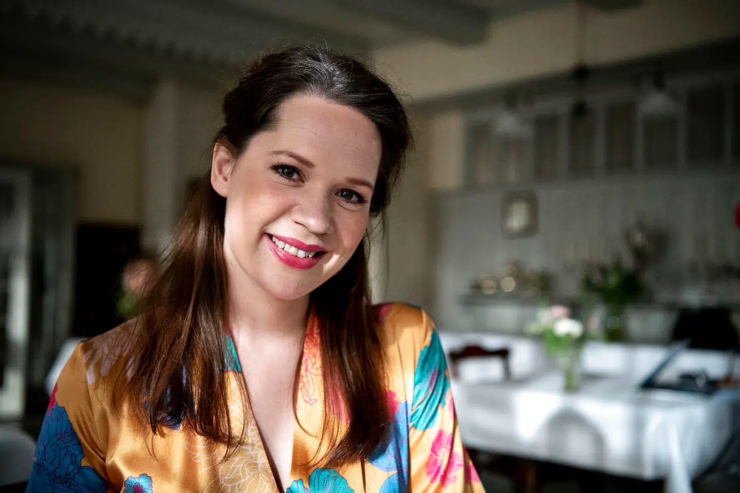 Amalie Dollerup til pressemøde for Badehotellet sæson seks.